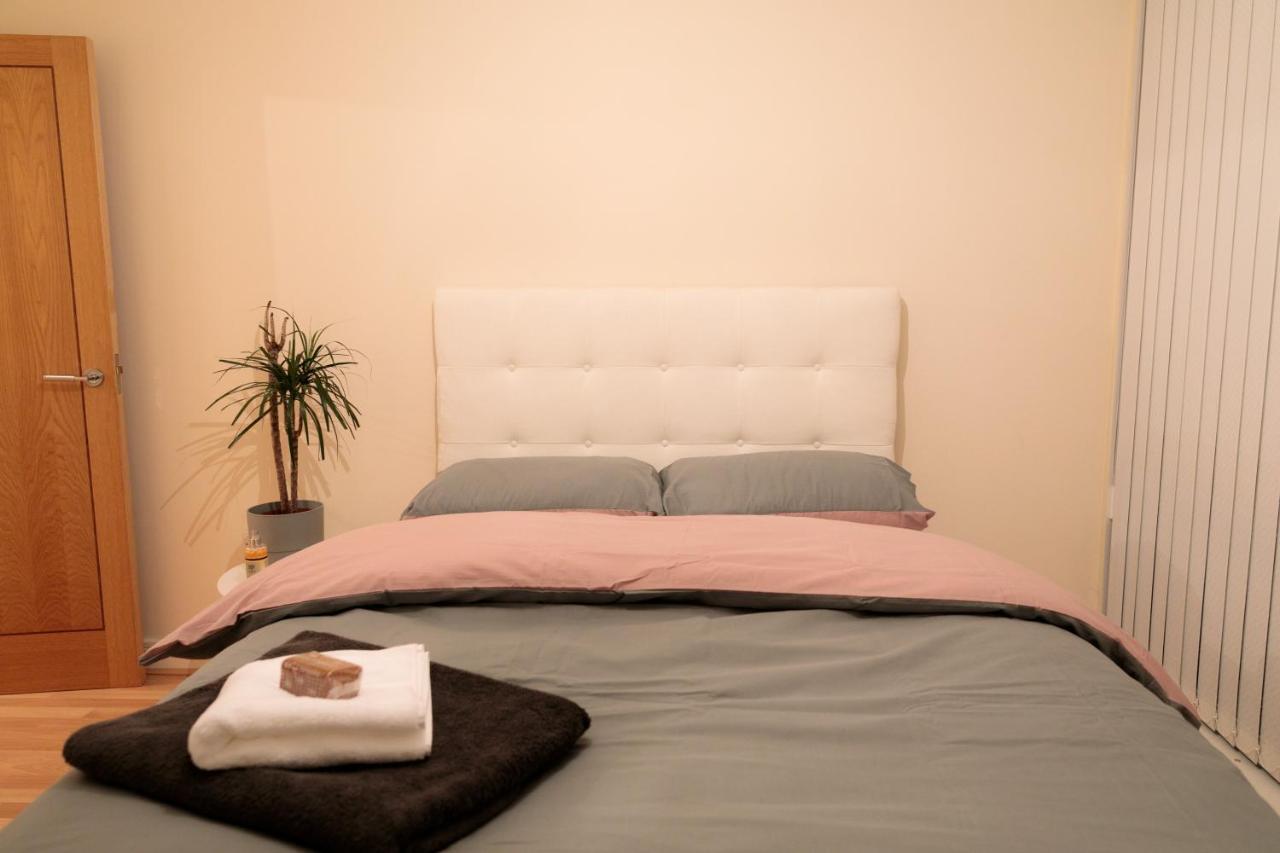 Central Bnb With Secure Parking Chester Exterior foto